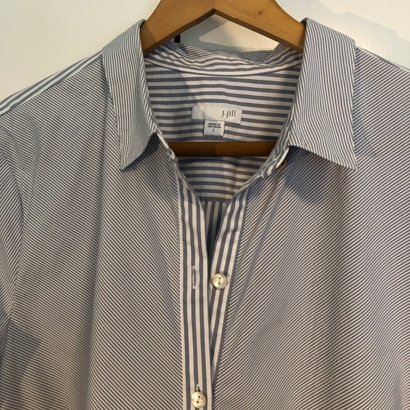 SOLD! J.Jill button down blouse. Classic wardrobe staple. - Picture 2 of 10